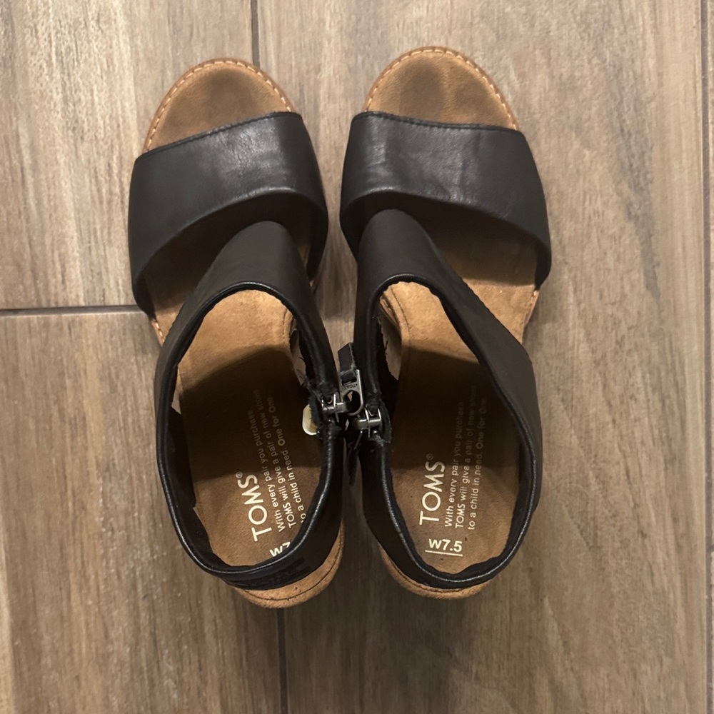 TOMS Black Leather Sandals Size 7.5